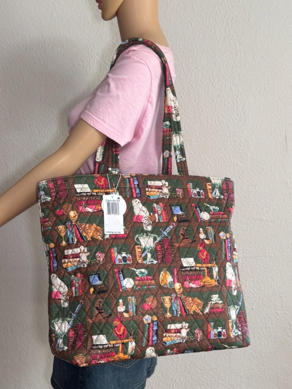 Vera Bradley X Harry Potter Original Zip Tote in Hogwarts Library NWT - Picture 6 of 11